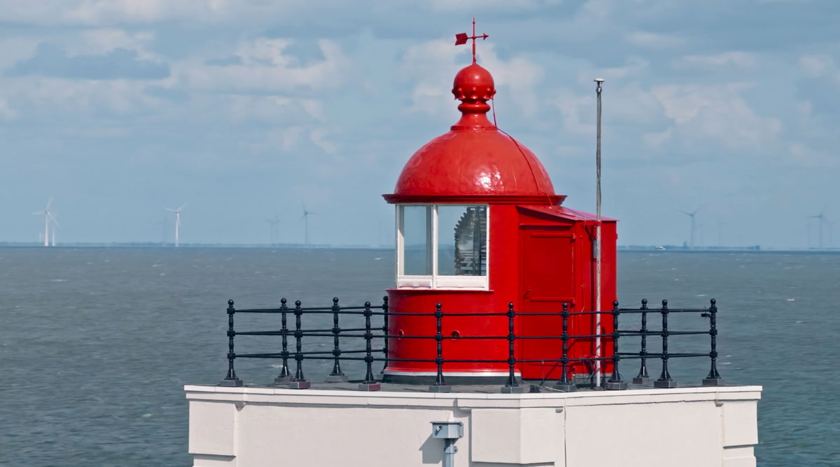 De lichtkoepel van de vuurtoren van Enkhuizen.
