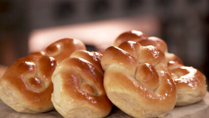 Bak mee met MAX: luxe vlechtbroodjes