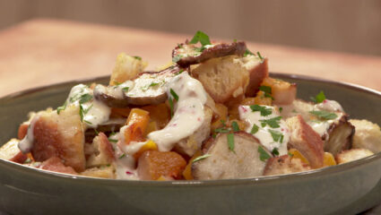 Kook mee met MAX: broodsalade met aardpeer en pittige aioli.