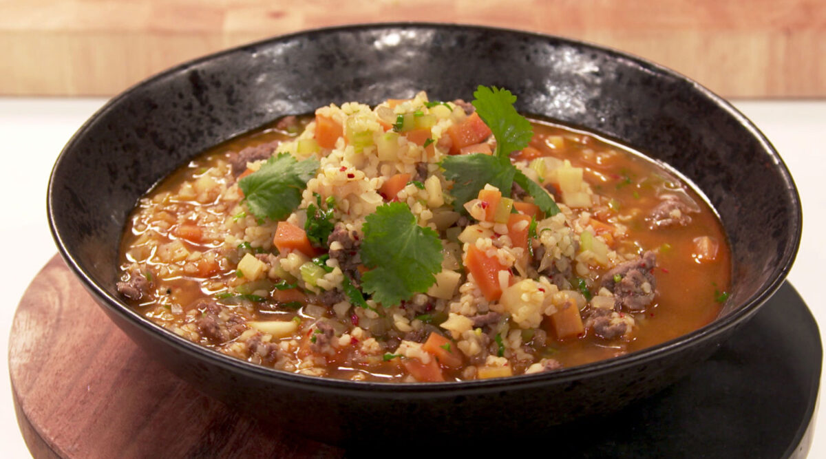 Kook mee met MAX: Midden-Oosterse bulgursoep met rund en pastinaak