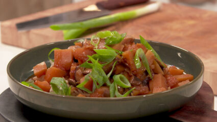 Kook mee met MAX: Koreaanse pittige pompoenstoof