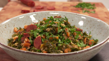 Kook mee met MAX: Spaanse rijstschotel met chorizo en boerenkool