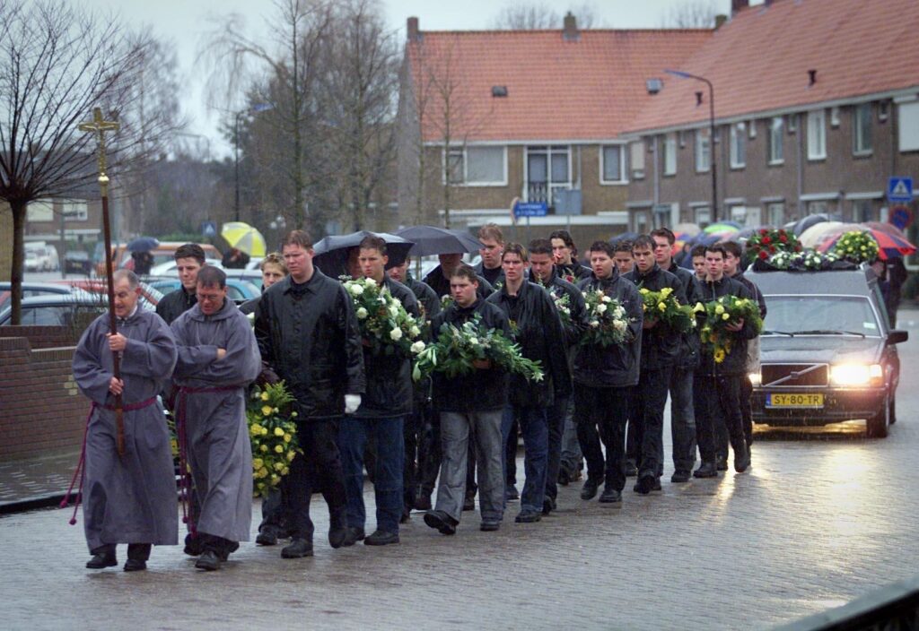 Processie na de brand in 't Hemeltje