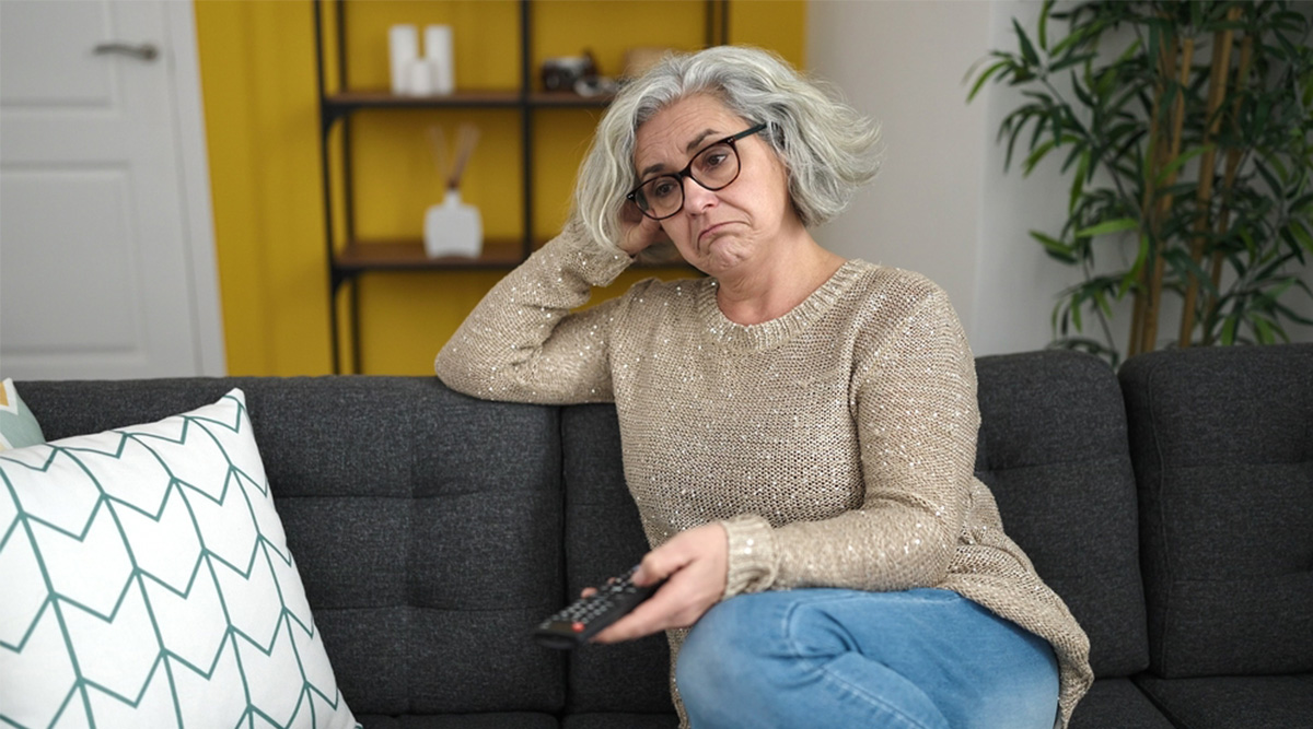 Mevrouw verveelt zich.
