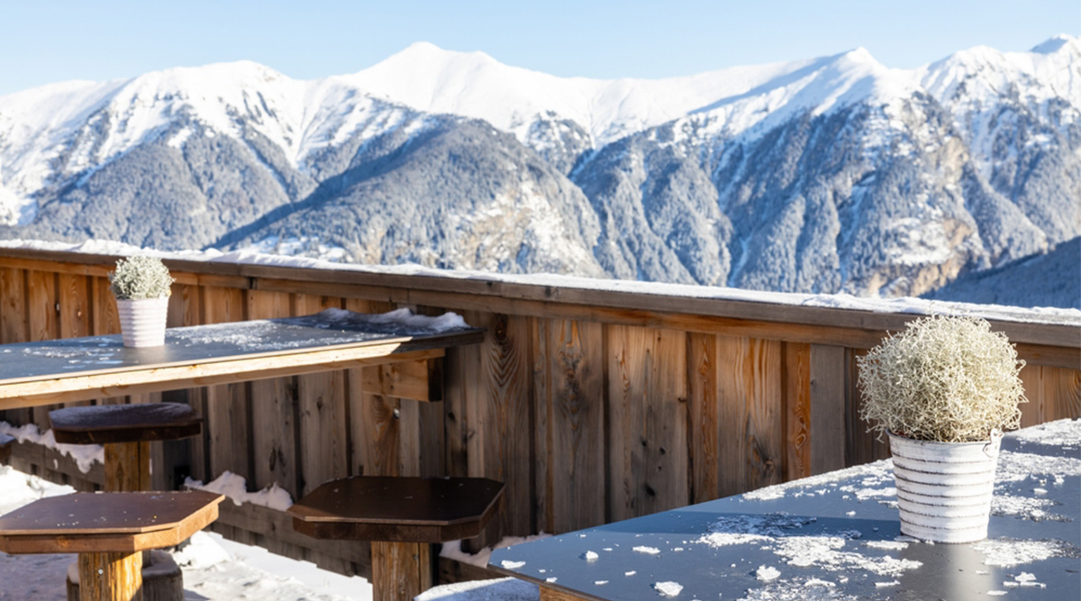 Terras van een berghut