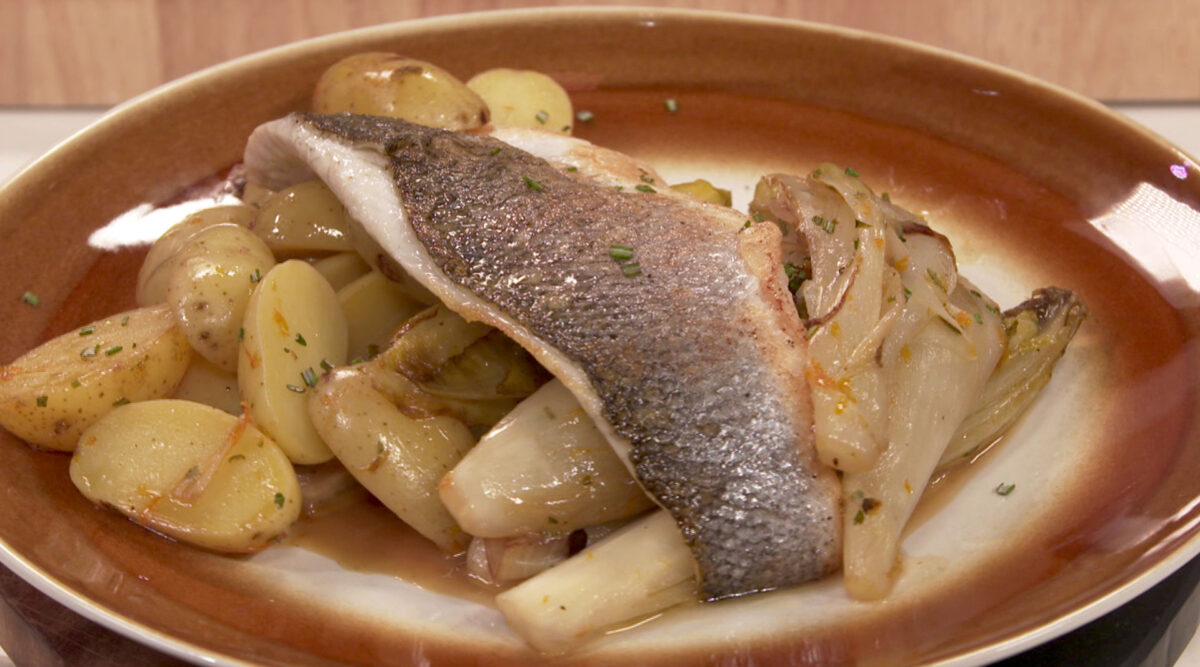 Kook mee met MAX: Franse sinaasappel-honingwitlof met gebakken zeebaars