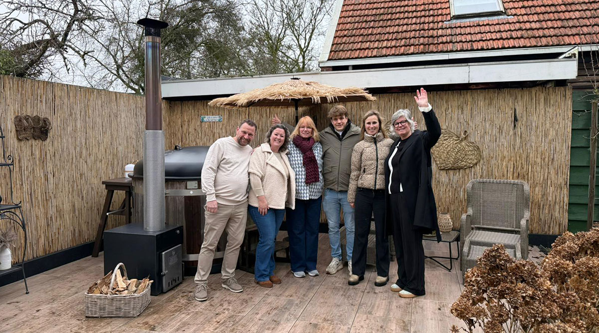 De b&b-eigenaren uit aflevering 9 van Bed and Breakfast.