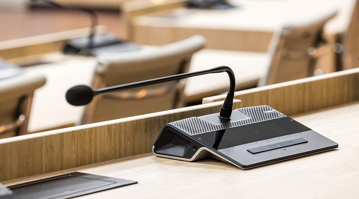 De raadszaal van een gemeente.