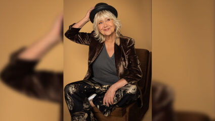 De poster van de voorstelling Fidelity van Mathilde Santing.