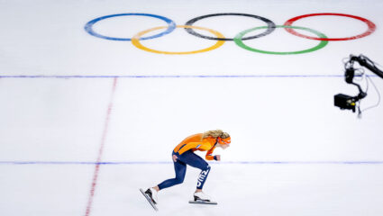 Jutta Leerdam op het ijs tijdens de Olympische Winterspelen 2026.