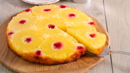 Een omgekeerde ananascake.