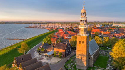 Puzzel: maak Hindeloopen van boven compleet.