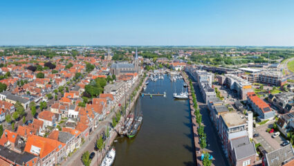 Puzzel: maak Harlingen van boven compleet.