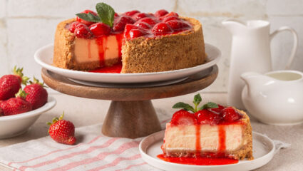 Puzzel: maak de cheesecake met aardbeien compleet.