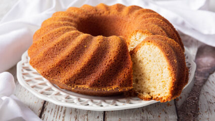 Champagnecake in tulbandvorm