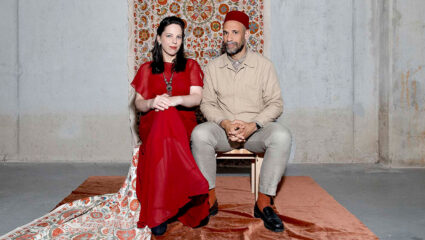 De poster van de voorstelling De wereld van Ali & Nino.