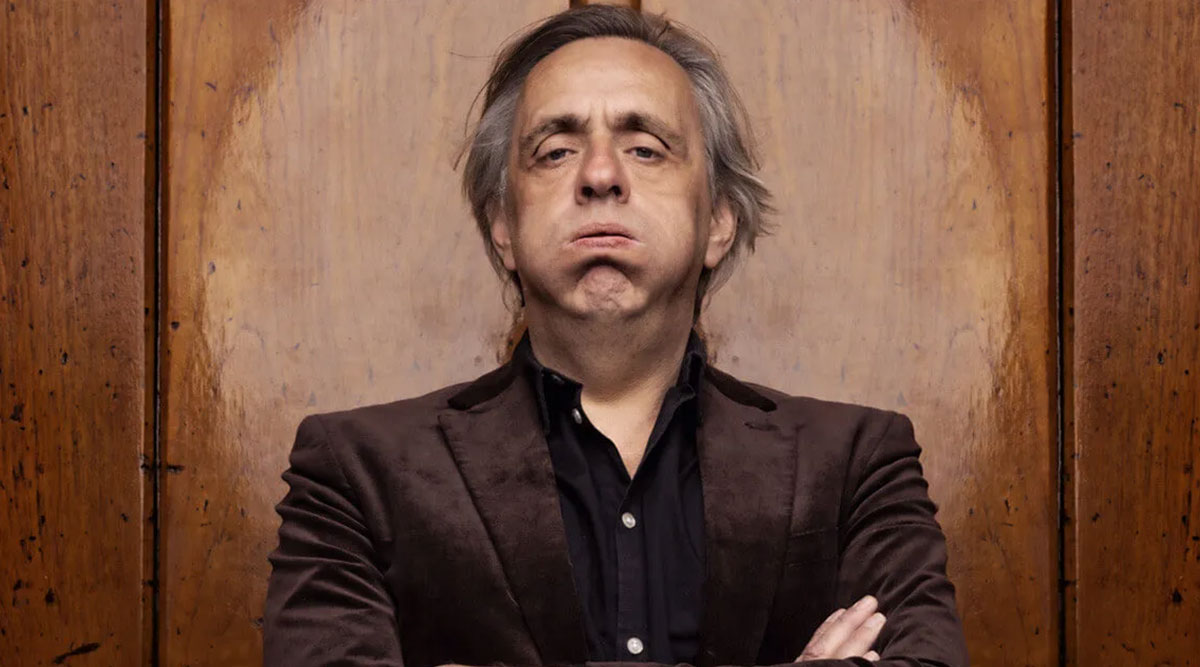 De poster voor de theatervoorstelling Ik mag niet klagen van Marcel van Roosmalen.