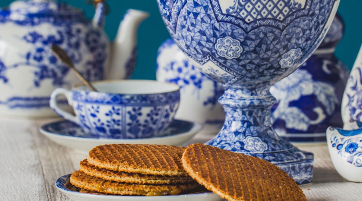 Puzzel: Delfts blauw servies met stroopwafels