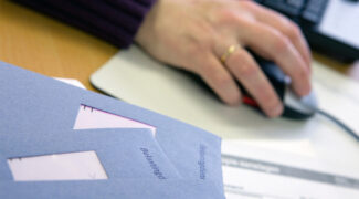 Een brief voor de belastingaangifte van de Belastingdienst.