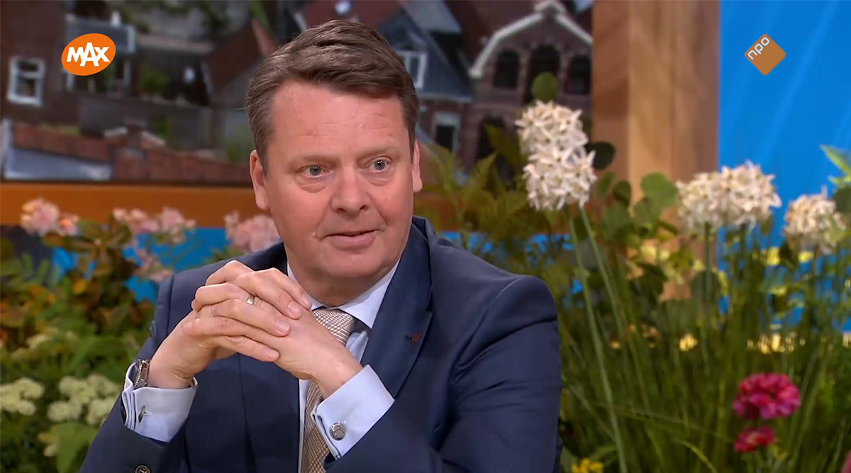 Burgemeester Johannes Kramer vertelt over Koningsdag op 28 april 2026 in Dokkum
