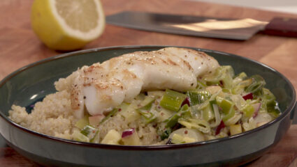 Kook mee met MAX: kabeljauw met prei, appel en mosterd-roomsaus