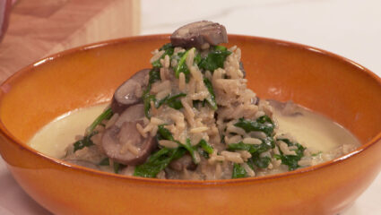 Kook mee met MAX: romige rijstsoep met spinazie en champignons