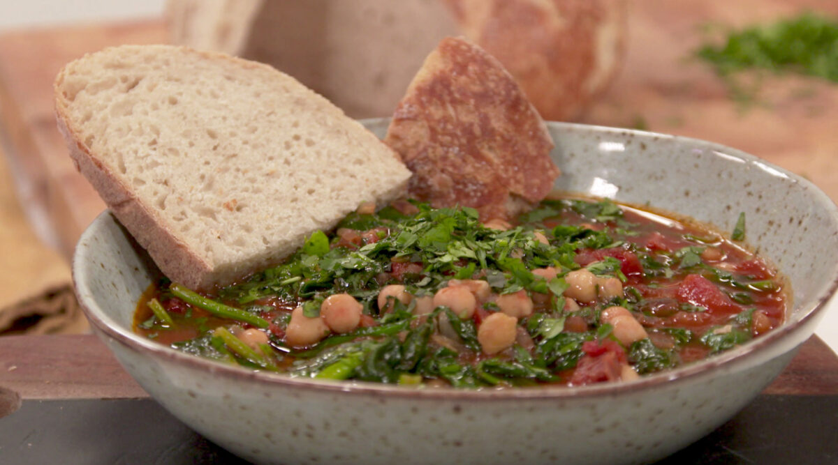 Kook mee met MAX: Spaanse stoof met chorizo, kikkererwten en spinazie