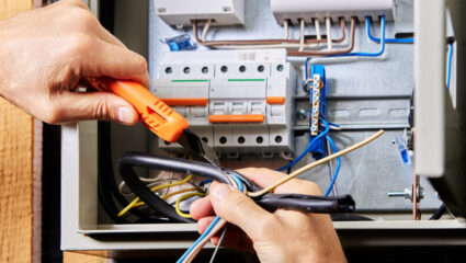 Meterkast krijgt een zwaardere aansluiting.