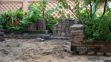 Iemand heeft aan tegelwippen gedaan.