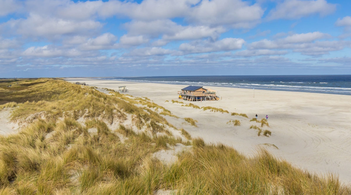 Puzzel: maak het strand van Ameland compleet.