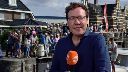 Bert Haandrikman presenteert het Skûtsje Journaal
