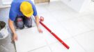 klusser-shutterstock_719986036-1.jpg Klusser in huis. Met deze klusetiquette voorkomt u onderlinge irritaties.