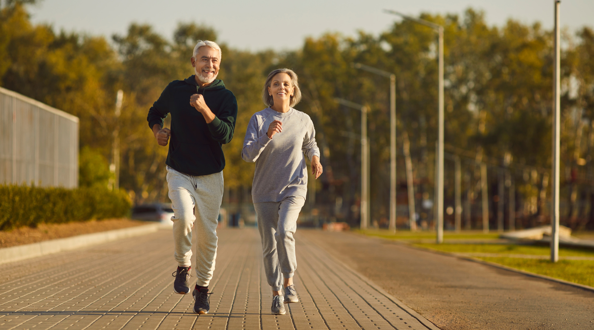 ouderen hardlopen in park