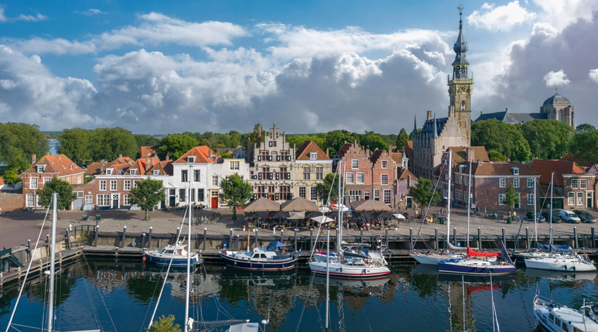 Puzzel: stadhuis en boten in Veere