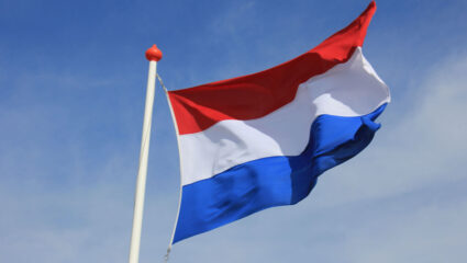 De Nederlandse vlag hoort bij de Nederlandse identiteit
