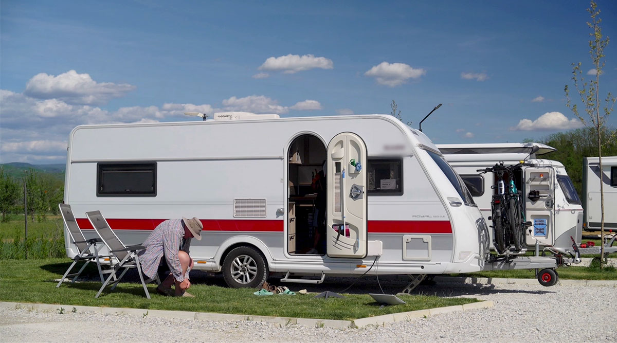De caravan van Marc en Marina uit We zijn er Bijna!.