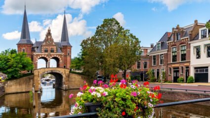 De stadspoort de Waterpoort in Sneek