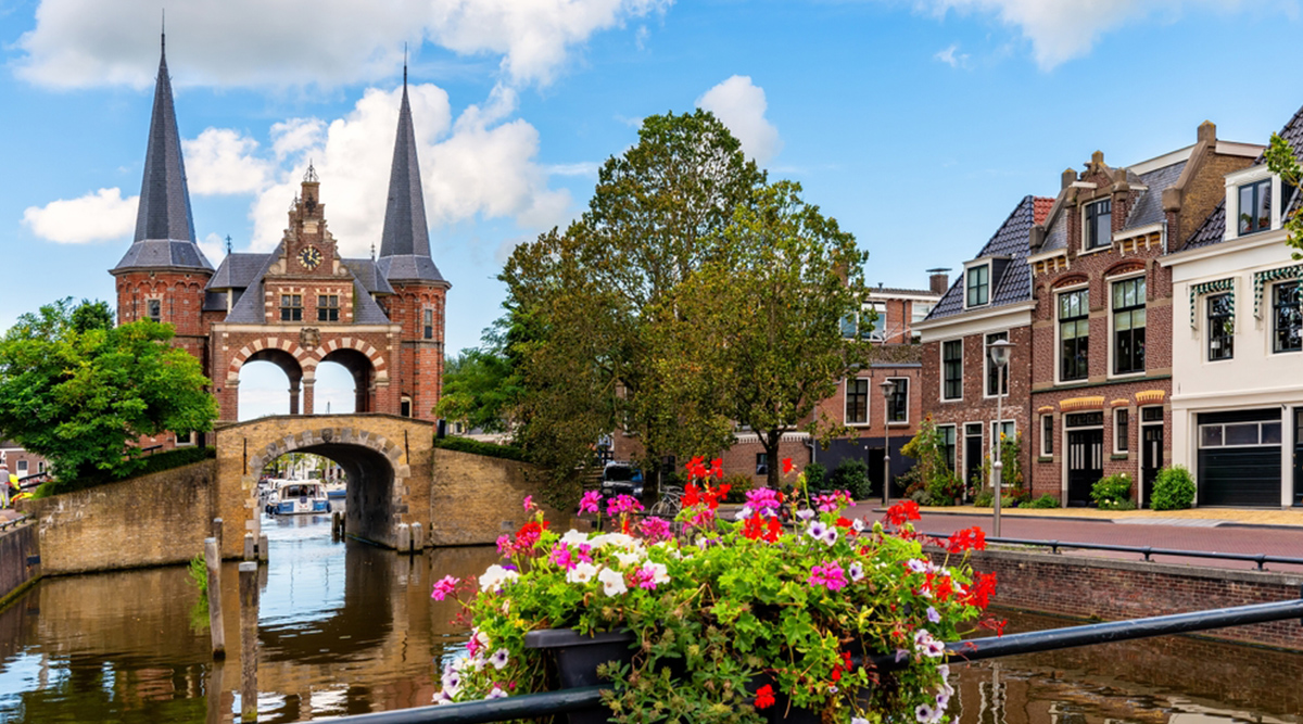 De stadspoort de Waterpoort in Sneek