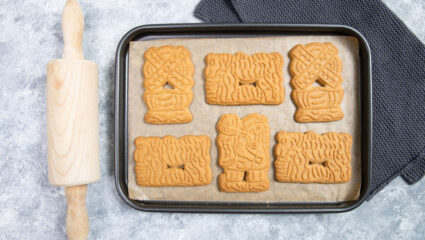 Puzzel: maak de bakplaat met speculaas compleet.