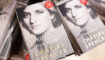 Schrijvende familieleden, boek Zwanenzang van Charles Spencer