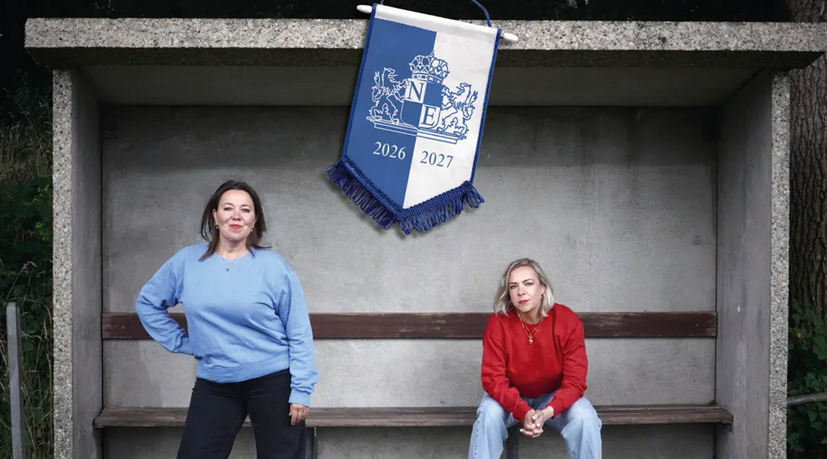 De poster van de voorstelling De Contributie met Nynke de Jong en Esther Groenenberg.
