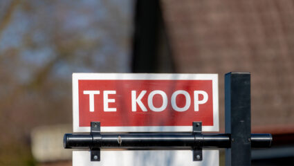 te koop bord bij een huis dat niet verkocht is