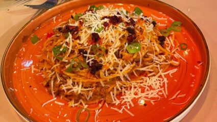 One pot gochujang pasta van Nick Toet
