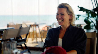 Marlijn Weerdenburg tijdens We zijn er Bijna! 2026.