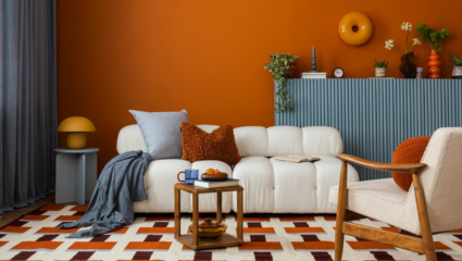 Een woonkamer met veel kleur.