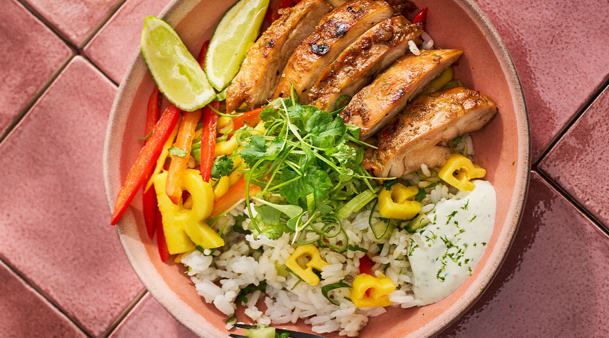Rijstsalade met sticky kippendij van Miljuschka.