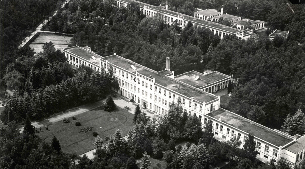 Vernieuwd Herinneringscentrum Apeldoornsche Bosch geopend, dit is het verhaal van 21 januari 1943