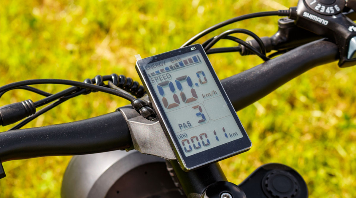 Fietscomputer op een e-bike instellen om de accu te sparen