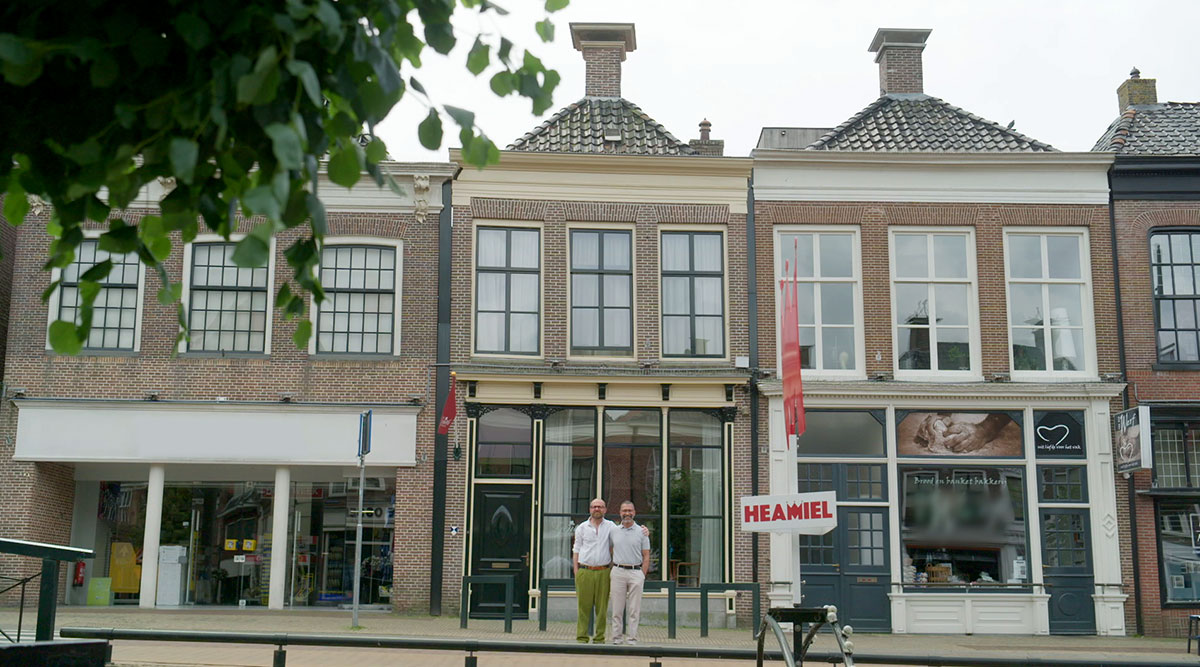 Sieb en Francesco voor hun bed and breakfast.