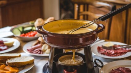 Kaasfondue op tafel